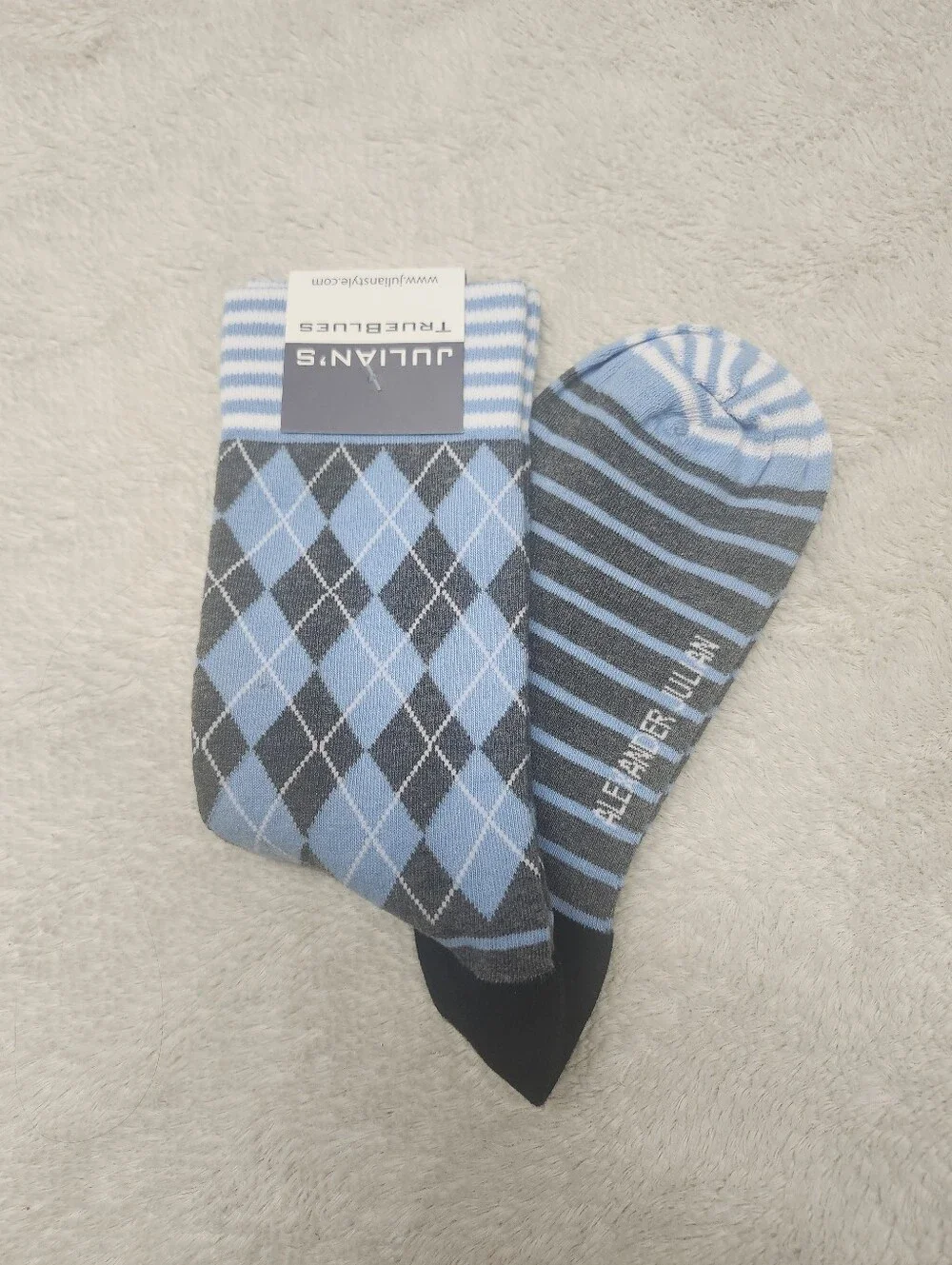 • Alexander Julian House Of Argyle Men’s Socks Julian’s Chapel Hill Blue Gray